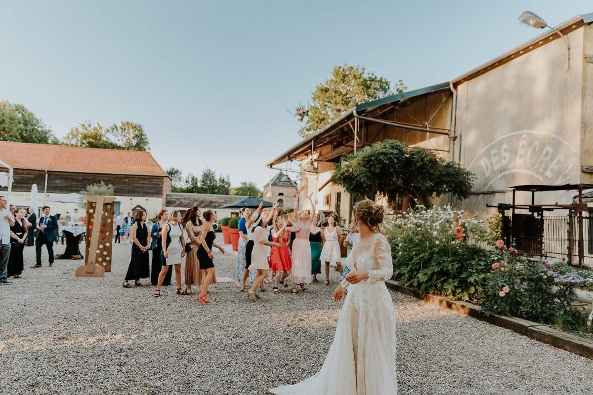 Cocktail de mariage dans une ambiance de campagne francaise