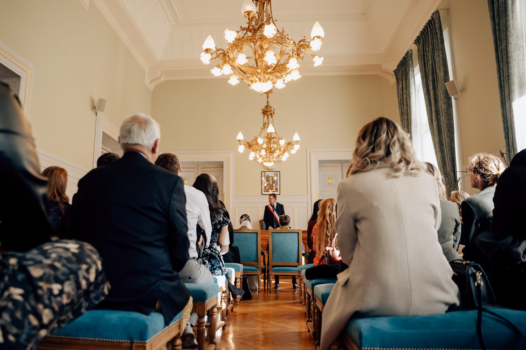 Cérémonie de mariage dans les salons de la mairie du 5e