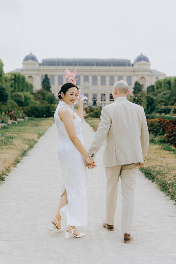 Jing et Celestien main dans la main au Jardin des Plantes