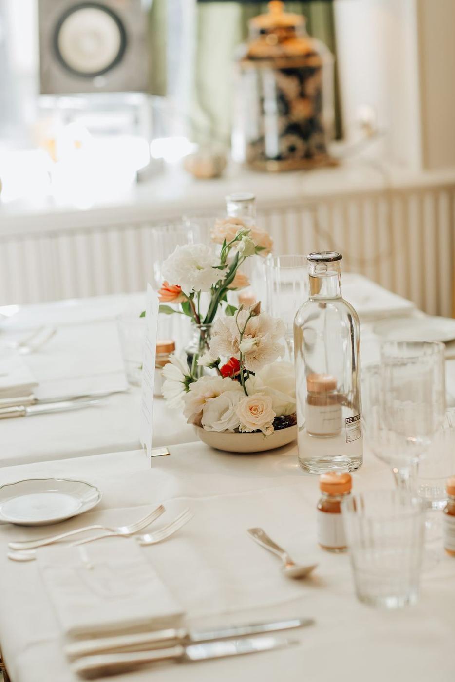 Détails floraux de la réception de mariage aux Batignolles