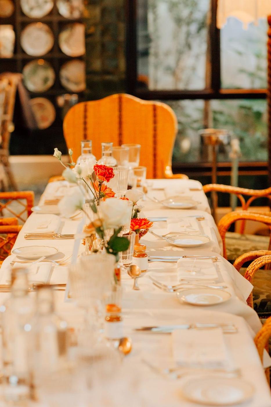 Table de mariage lumineuse au restaurant Eldorado Paris 17e