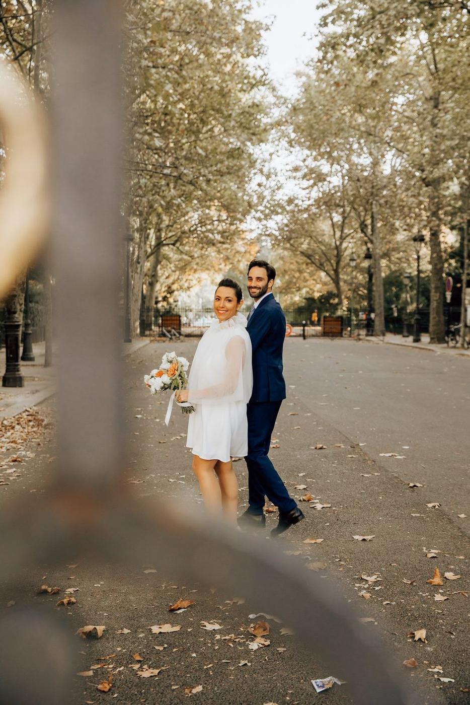 Anaïs et Nicolas photographiés au Parc Monceau avant leur mariage civil