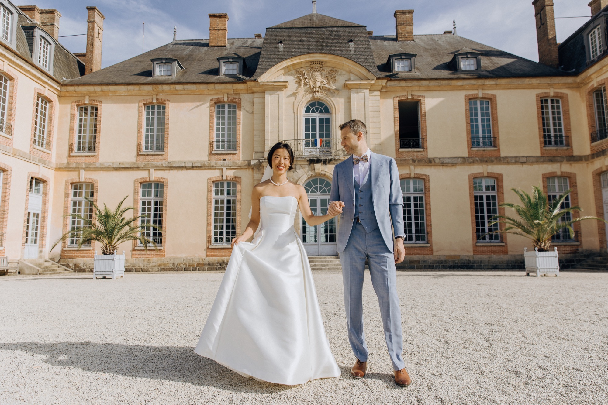 An elegant multicultural château wedding
