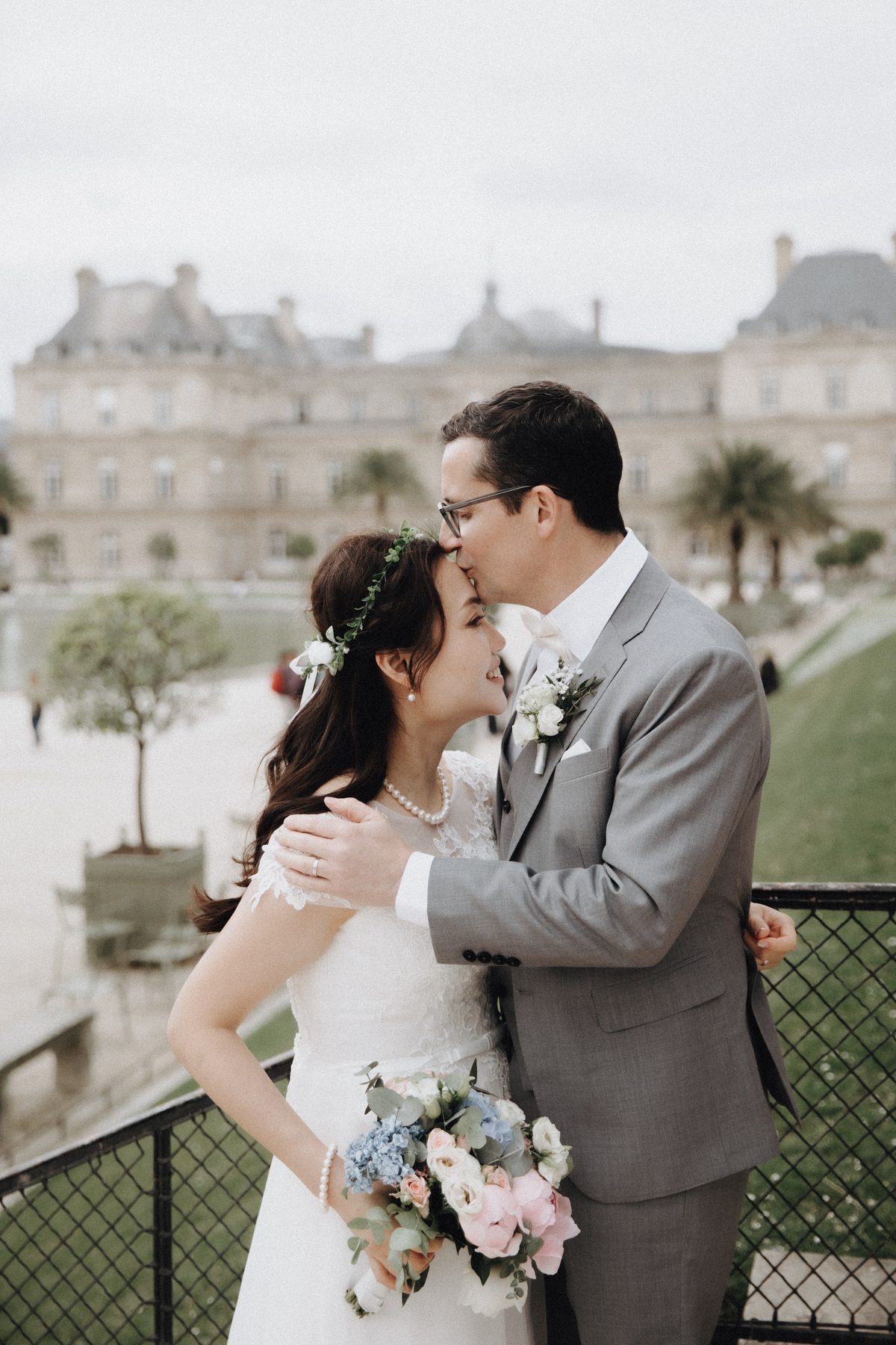 Mariage civil au Jardin du Luxembourg a Paris