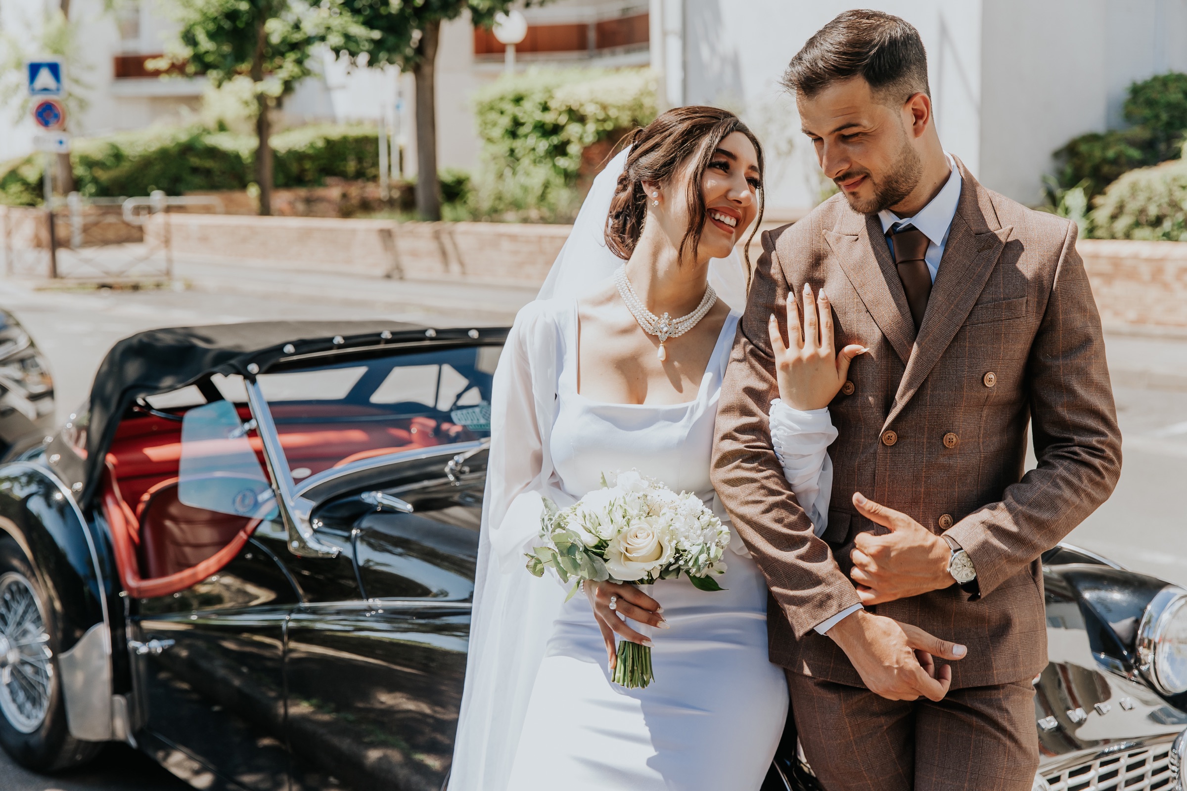 Mariage civil à Paris - sortie de mairie et famille