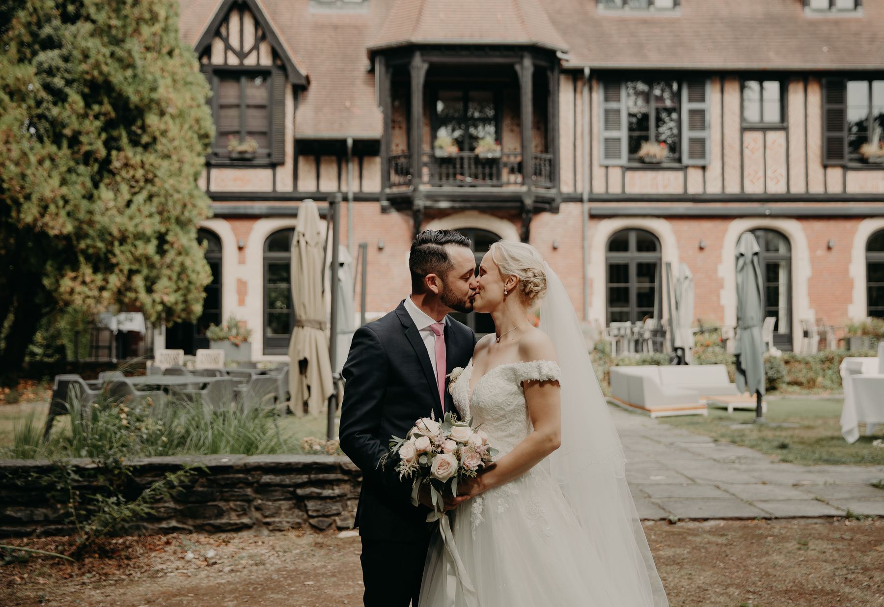 portraits naturels de couple apres un mariage civil