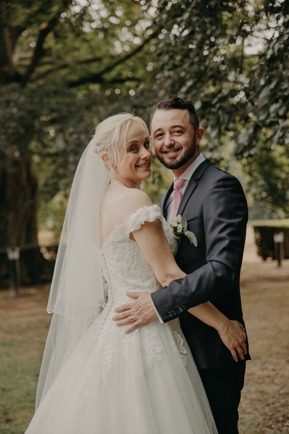 portraits naturels de couple apres un mariage civil