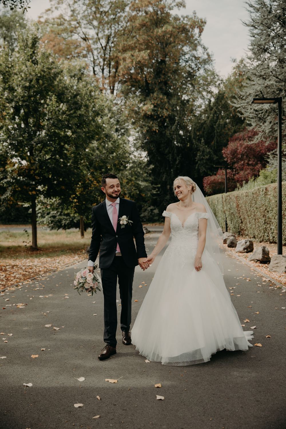portraits naturels de couple apres un mariage civil