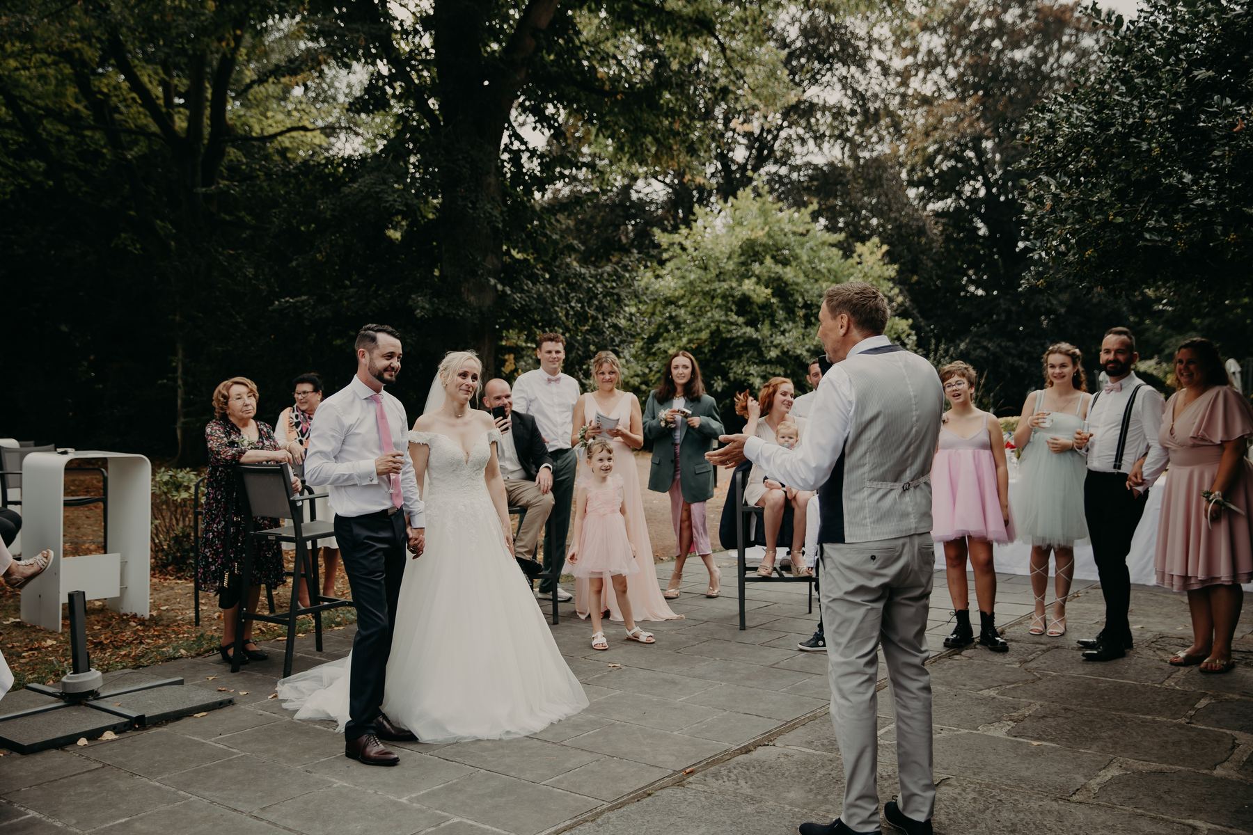 moments naturels et emotions pendant un mariage civil