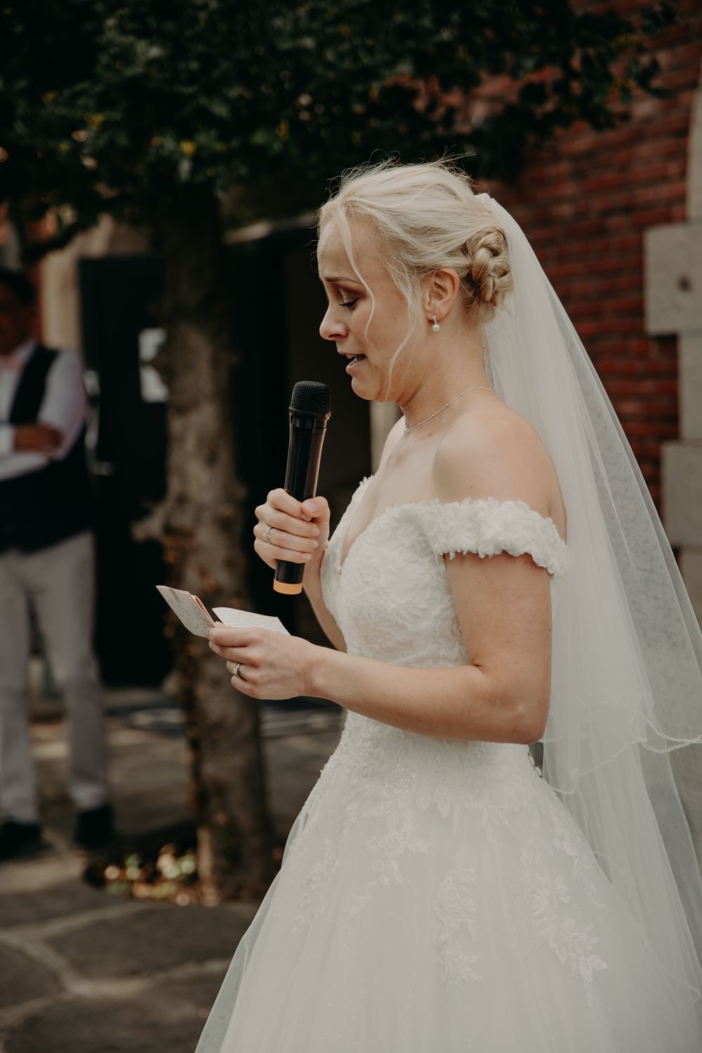 moments naturels et emotions pendant un mariage civil