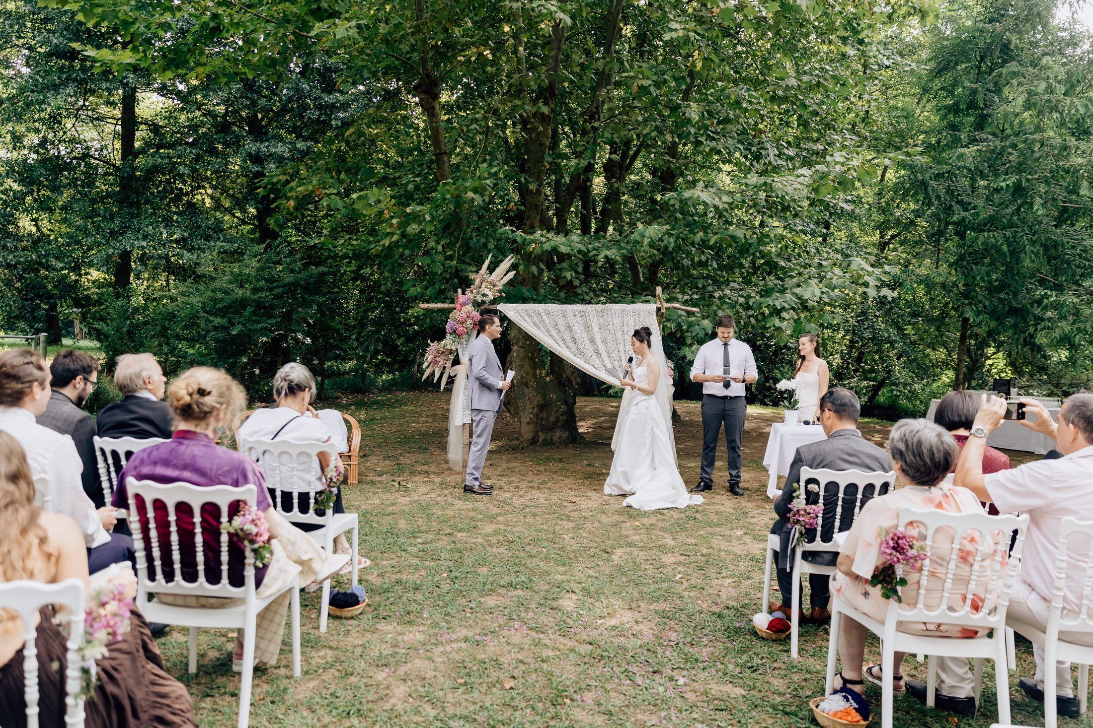 Mariage champêtre de Zhiyao et Benoit à La Bastide-Clairence au Pays Basque