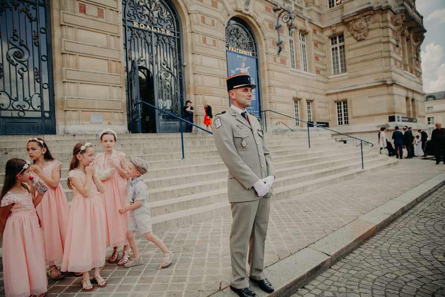 Arrivee devant la mairie de Versailles