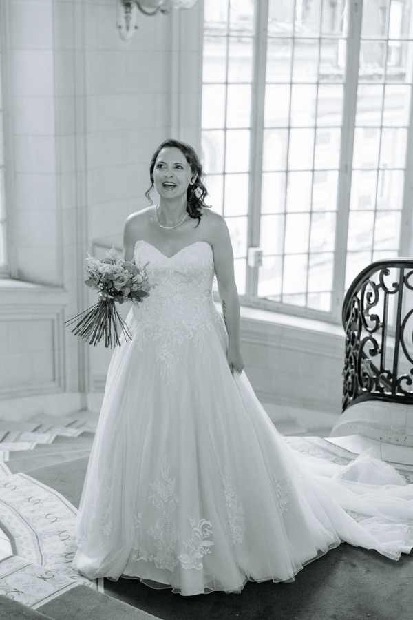 Portrait noir et blanc de la mariee