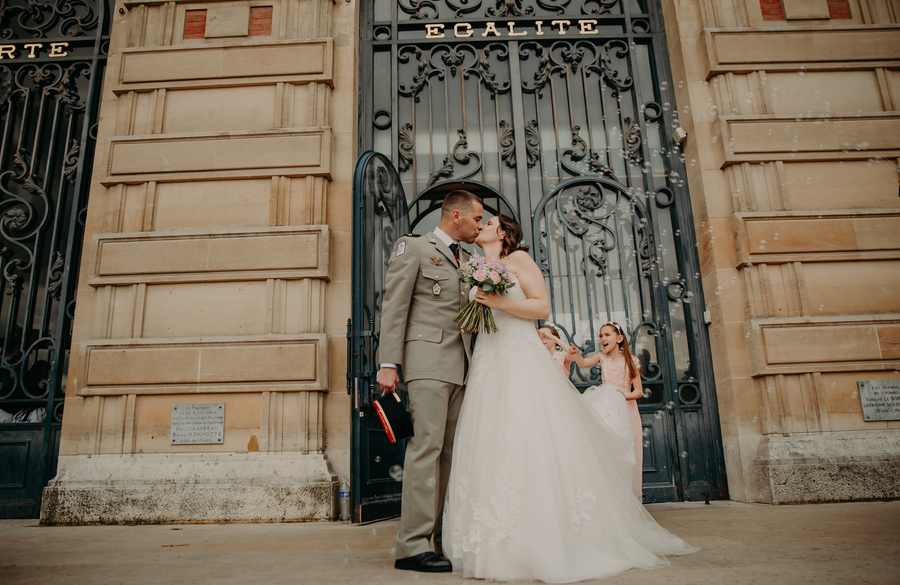 Photographe mariage a Versailles - mariage civil a la mairie de Versailles