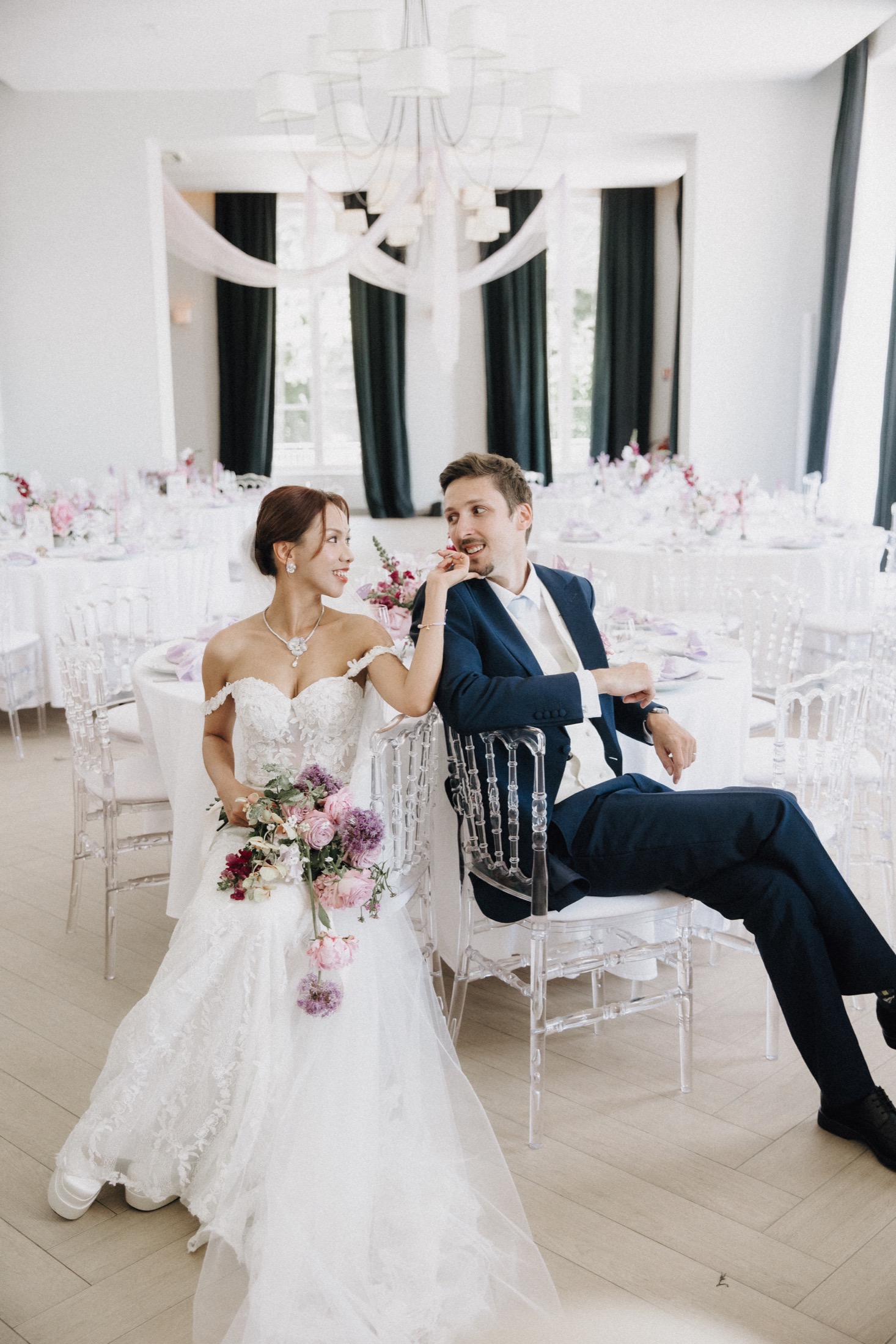 Photo de couple mariage - lumière douce et paysage français